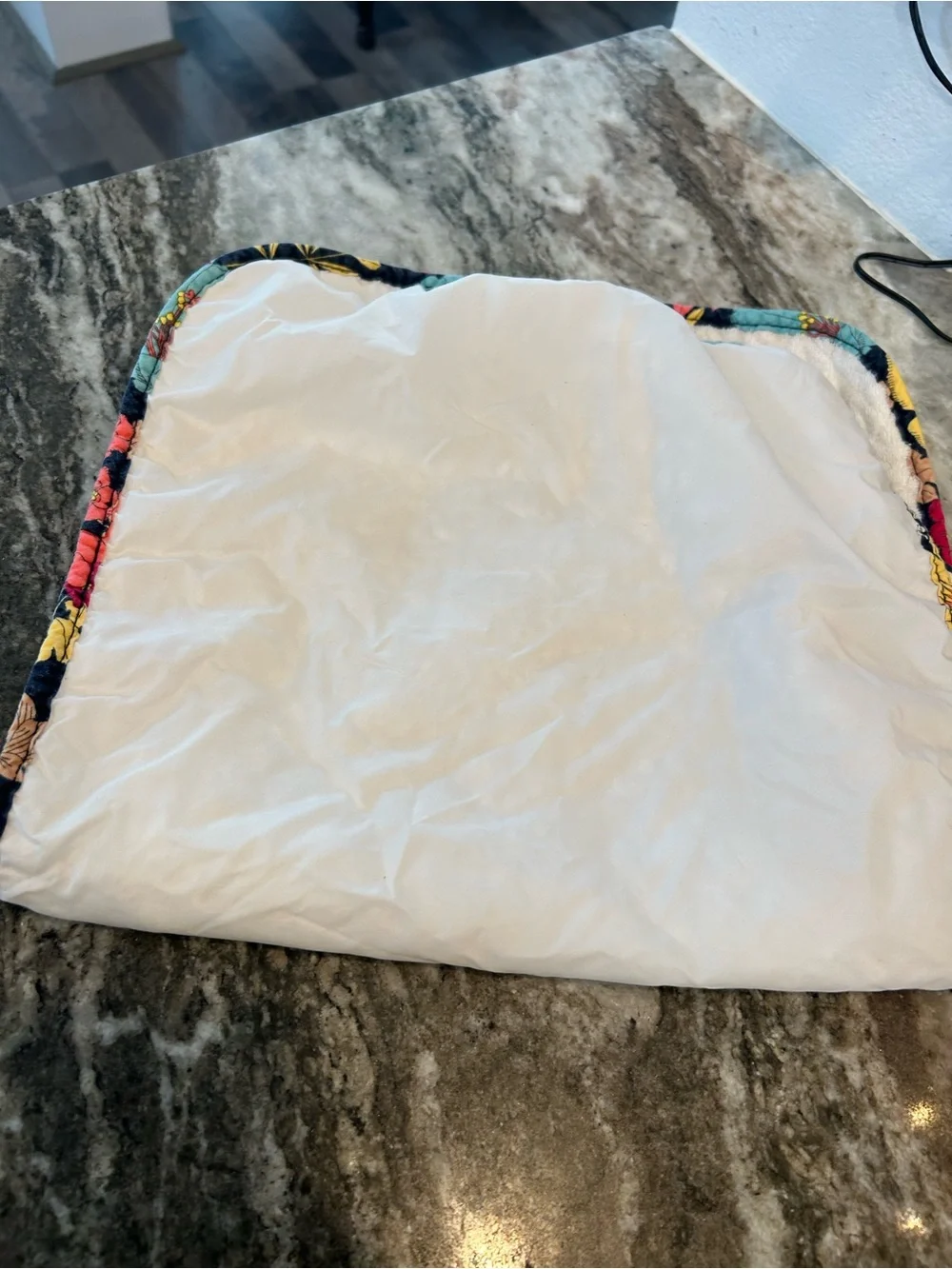 Vera Bradley retired happy snails Baby Bag has wear changing pad needs wash